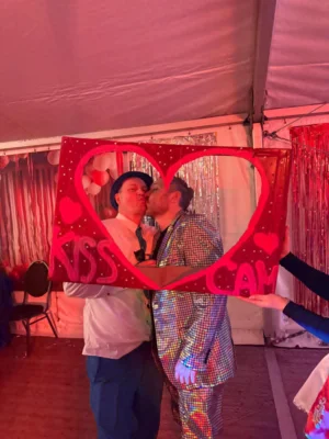 Foto des Albums: 41. Session - KissCam