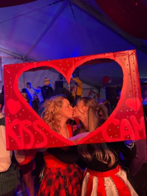 Foto des Albums: 41. Session - KissCam