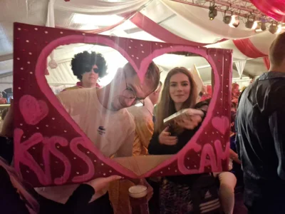 Foto des Albums: 41. Session - KissCam
