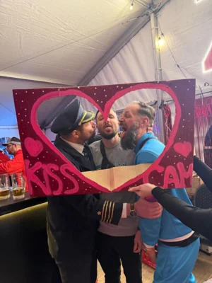 Foto des Albums: 41. Session - KissCam