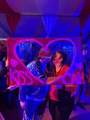 Foto des Albums: 41. Session - KissCam
