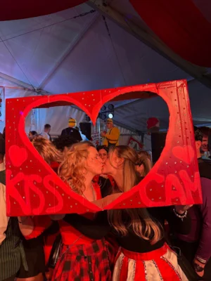 Foto des Albums: 41. Session - KissCam