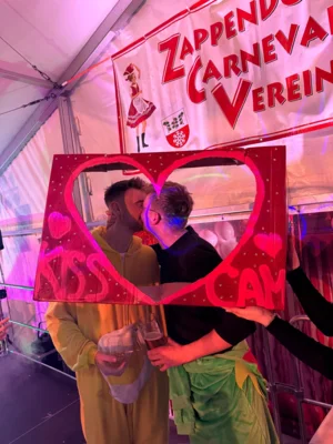 Foto des Albums: 41. Session - KissCam