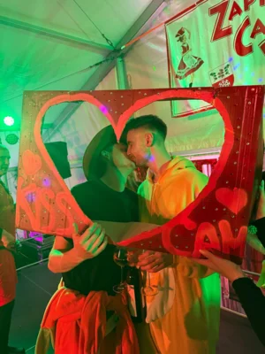 Foto des Albums: 41. Session - KissCam