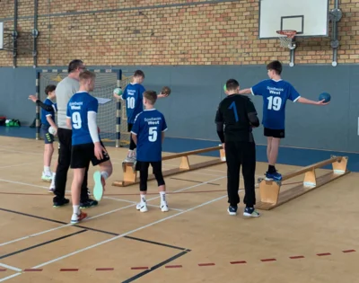 Foto des Albums: Handball-Vergleichsturnier in Magdeburg