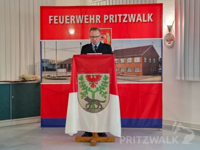 Einen Einblick in die Feuerwehrarbeit von Giesensdorf gab Ortswehrf&uuml;hrer Frank Herrling. Foto: Stadt Pritzwalk  (Bild vergr&ouml;&szlig;ern)