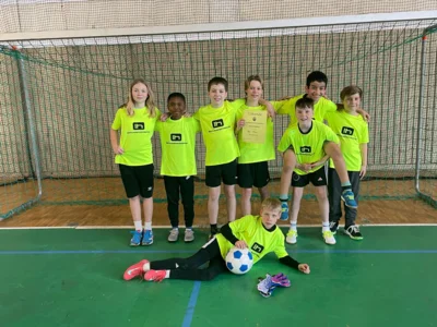 Foto des Albums: Fußballteam unserer Schule bei den Stadtmeisterschaften im Hallenfußball