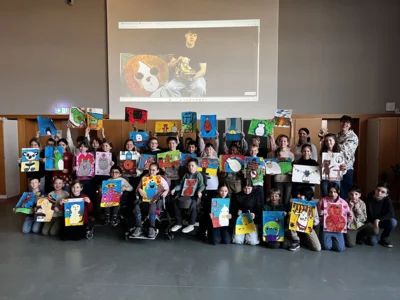 Foto des Albums: Jahrgang 5 beteiligt sich an der Mitmachausstellung „Tagesordnung: Kindheit“