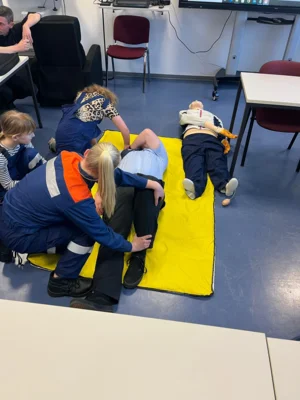 Foto des Albums: Erste Hilfe bei der Jugendfeuerwehr