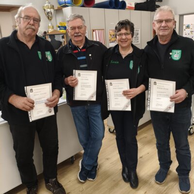 2026-Ehrungen 20-30 Jahre Mitgliedschaft-Gustav Golinski-Uwe G&auml;hrs-Karin Gehlken-Werner Peters  (Bild vergr&ouml;&szlig;ern)
