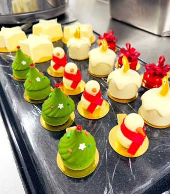 Petit Fours  (Bild vergr&ouml;&szlig;ern)