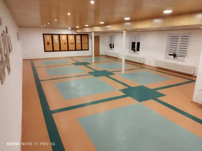 Foto des Albums: Fußboden Renovierung im Dorfgemeinschaftshaus