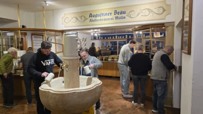 Treffen der Regionalgruppe S&Uuml;D in Laufen  (Bild vergr&ouml;&szlig;ern)