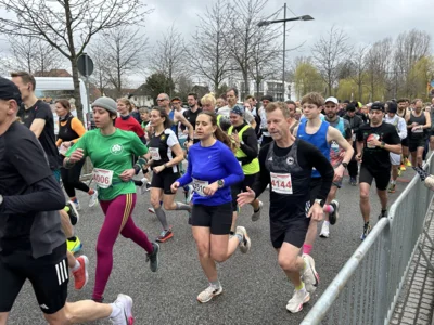 Foto des Albums: Von Falkensee nach Spandau: Bilder vom 37. Lauf der Sympathie (Startbereich)