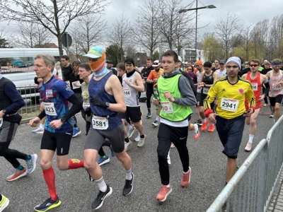 Foto des Albums: Von Falkensee nach Spandau: Bilder vom 37. Lauf der Sympathie (Startbereich)