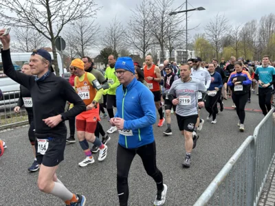 Foto des Albums: Von Falkensee nach Spandau: Bilder vom 37. Lauf der Sympathie (Startbereich)