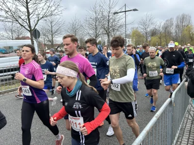 Foto des Albums: Von Falkensee nach Spandau: Bilder vom 37. Lauf der Sympathie (Startbereich)