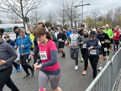 Foto des Albums: Von Falkensee nach Spandau: Bilder vom 37. Lauf der Sympathie (Startbereich)