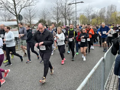 Foto des Albums: Von Falkensee nach Spandau: Bilder vom 37. Lauf der Sympathie (Startbereich)