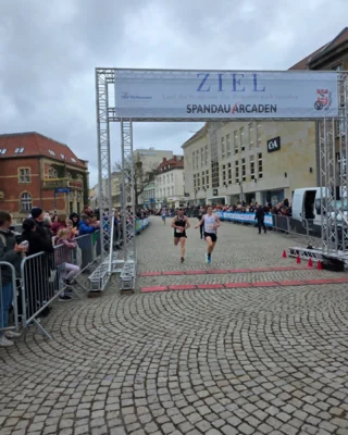 Foto des Albums: Von Falkensee nach Spandau: Bilder vom 37. Lauf der Sympathie (Startbereich)