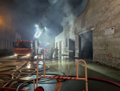 Foto des Albums: B2: Gewerbe, Brand Werkstatt
