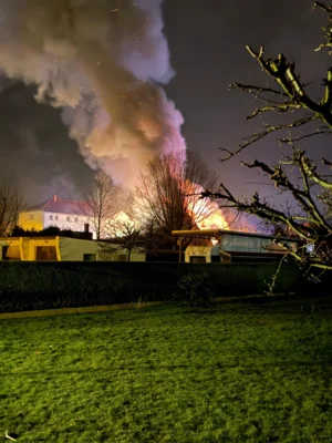 Foto des Albums: B2: Gewerbe, Brand Werkstatt