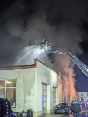 Foto des Albums: B2: Gewerbe, Brand Werkstatt