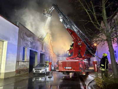 Foto des Albums: B2: Gewerbe, Brand Werkstatt