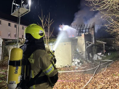 Foto des Albums: B2: Gewerbe, Brand Werkstatt