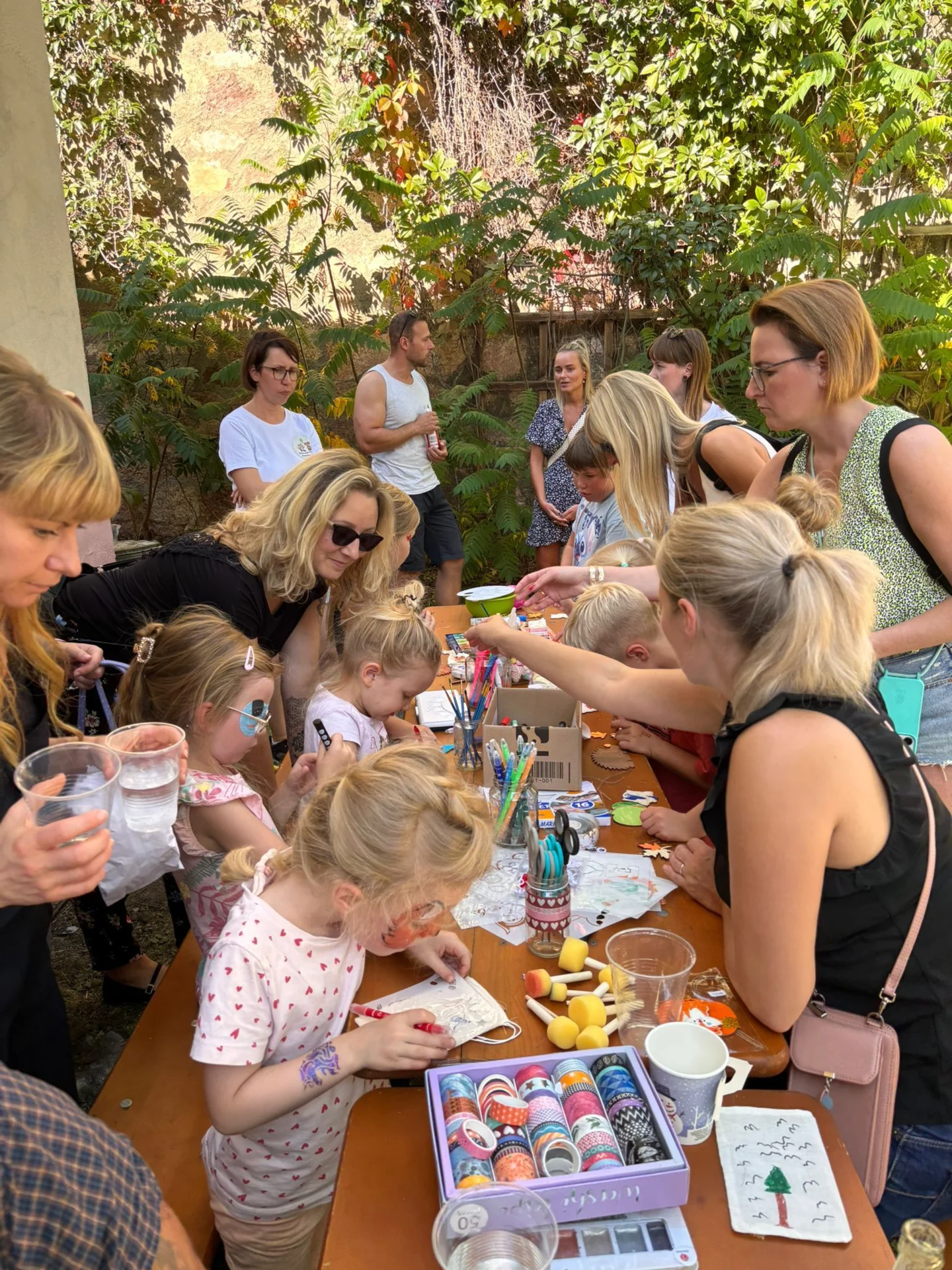 Bild: Kinderfest zur Kirmes mit Kinderschminken und Basteln