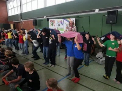 Foto des Albums: Plattdeutsche Projekttage mit dem Liedermacher Grünschnabel (Burghardt Wegner)