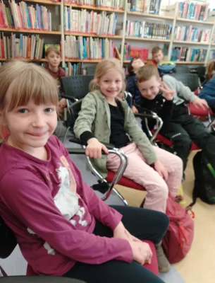 Foto des Albums: Exkursion in die Bibliothek Klasse 2