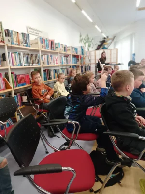 Foto des Albums: Exkursion in die Bibliothek Klasse 2