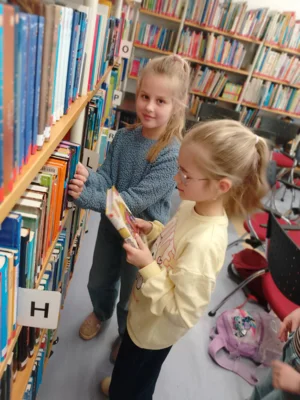 Foto des Albums: Exkursion in die Bibliothek Klasse 2