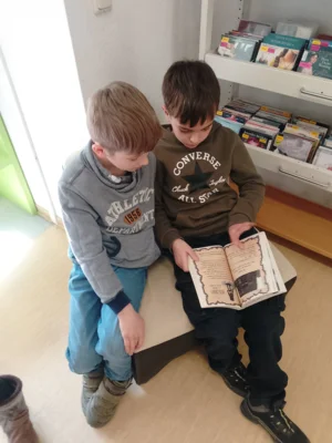 Foto des Albums: Exkursion in die Bibliothek Klasse 2