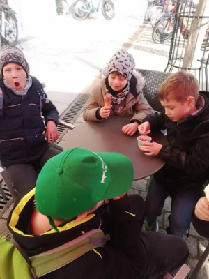 Foto des Albums: Exkursion in die Bibliothek Klasse 2