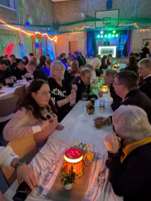 Feuerfest  (Bild vergr&ouml;&szlig;ern)