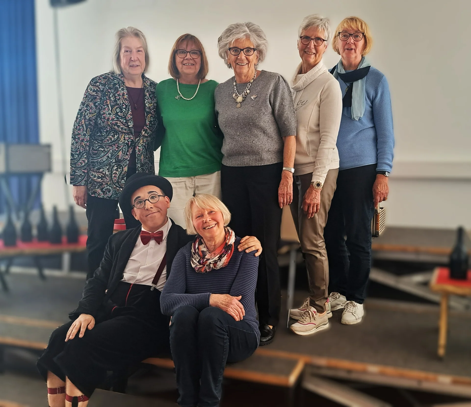 Bild: M Momo mit Landfrauen