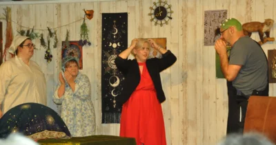 Foto des Albums: Großes Theater um die zauberhafte Glaskugel