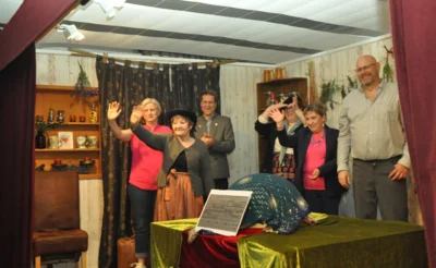 Foto des Albums: Großes Theater um die zauberhafte Glaskugel