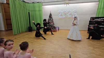 2025-12-21 NG Konzert Oskar FLAMINGOS00032 