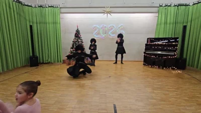 2025-12-21 NG Konzert Oskar FLAMINGOS00051 