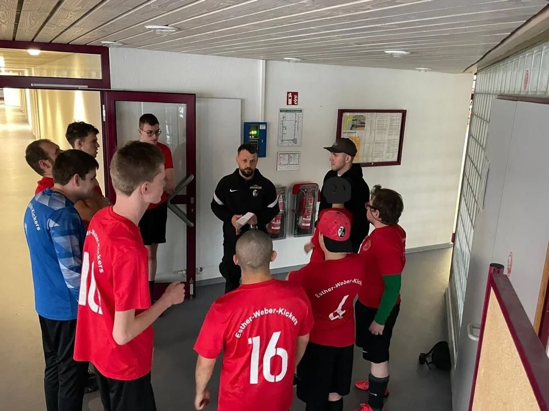 Bild: Teambesprechung der Mannschaft