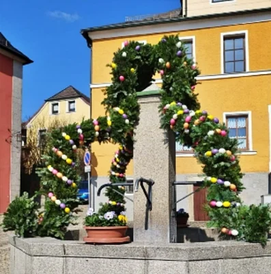 Foto des Albums: Osterbrunnenschmücken 2026