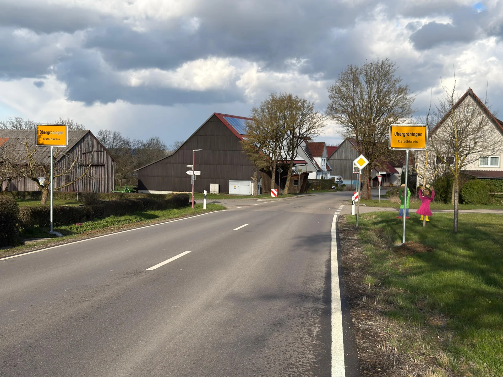 Bild: Neue Ortsschilder Ortseingang aus Richtung Eschach
