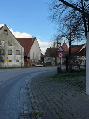 Neues 30er Schild Ortsdurchfahrt Richtung Hohenstadt  (Bild vergr&ouml;&szlig;ern)