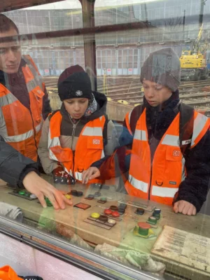 Foto des Albums: Die Klasse 5a besucht das Bahnwerk in Cottbus