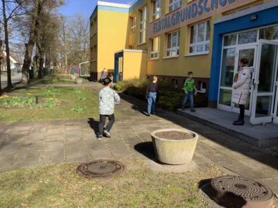 Foto des Albums: Ostergrüße aus der Schule