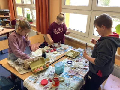Foto des Albums: Ostergrüße aus der Schule