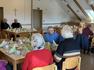 27.3.2026, Kaffeetafel im Pfarrheim (2)  (Bild vergr&ouml;&szlig;ern)